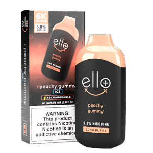 강력한 타격감과 달콤함 그리고 컴팩트한 휴대성에 담겨져있는 6천모금의 배터리 재충전 가능 일회용 전자담배 디바이스 50MG BLVK 엘로를 한 손안에 잡아보실수 있도록 다